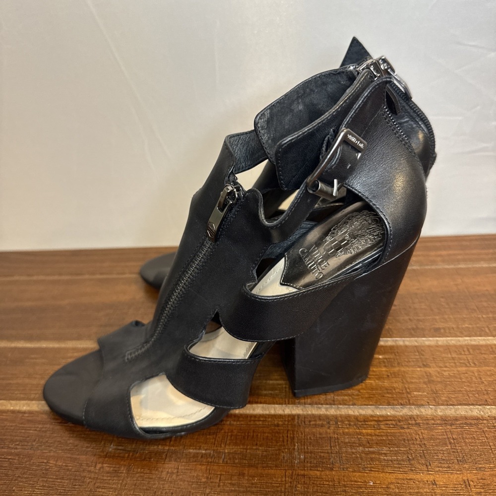 Vince Camuto Sandals Marleau Womens Size 8.5M Black leather heeled‎ Zip Up